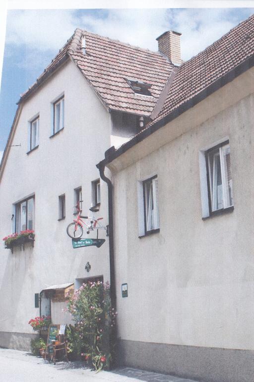 Weinbau-Gaestezimmer Martin Und Eva Maria Jamek Weissenkirchen in der Wachau Extérieur photo